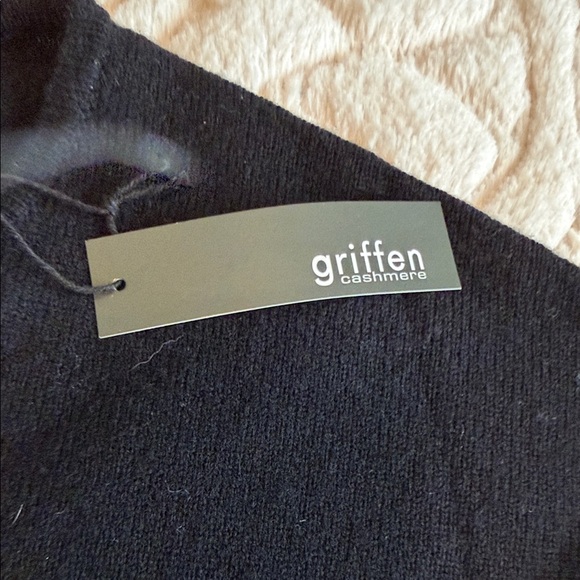 GRIFFEN: Women’s Black and Gray Striped wool & Cashmere Sweater - Picture 5 of 7